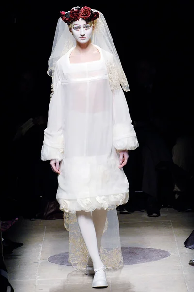 Look 28